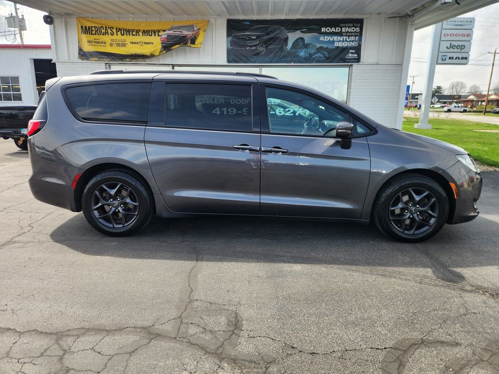 Used 2018 Chrysler Pacifica Limited with VIN 2C4RC1GG7JR355178 for sale in Willard, OH