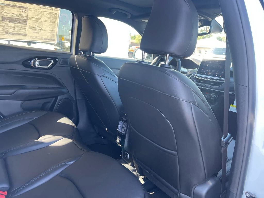 2025 Jeep Compass Limited - Photo 14