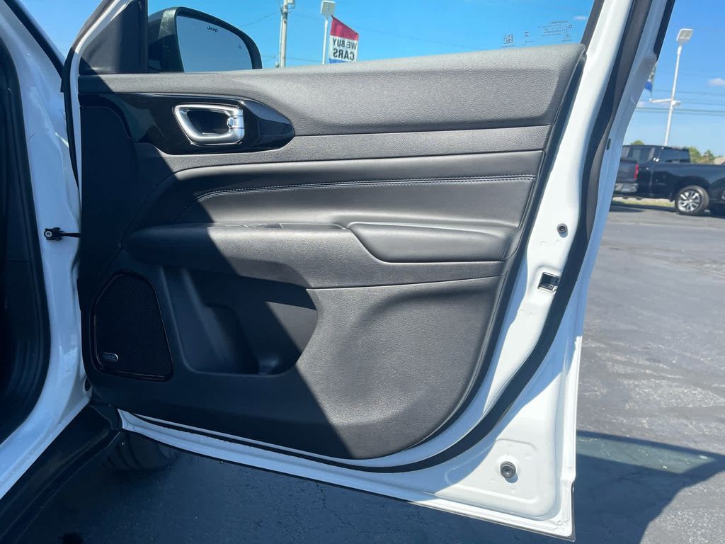 2025 Jeep Compass Limited - Photo 10