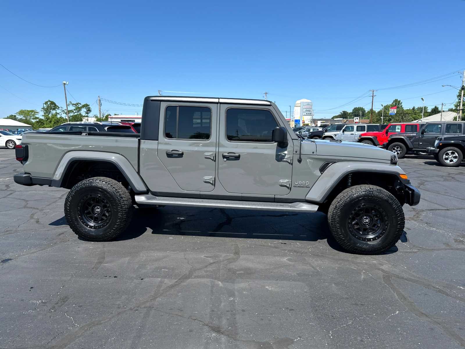 Used 2020 Jeep Gladiator Overland with VIN 1C6HJTFG5LL146653 for sale in Willard, OH