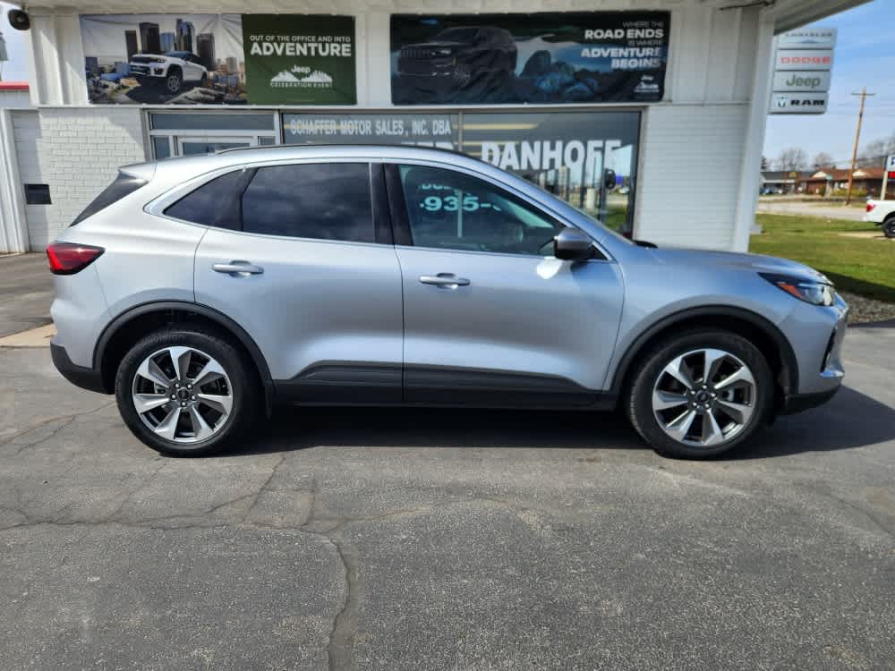 2023 Ford Escape Platinum photo 2