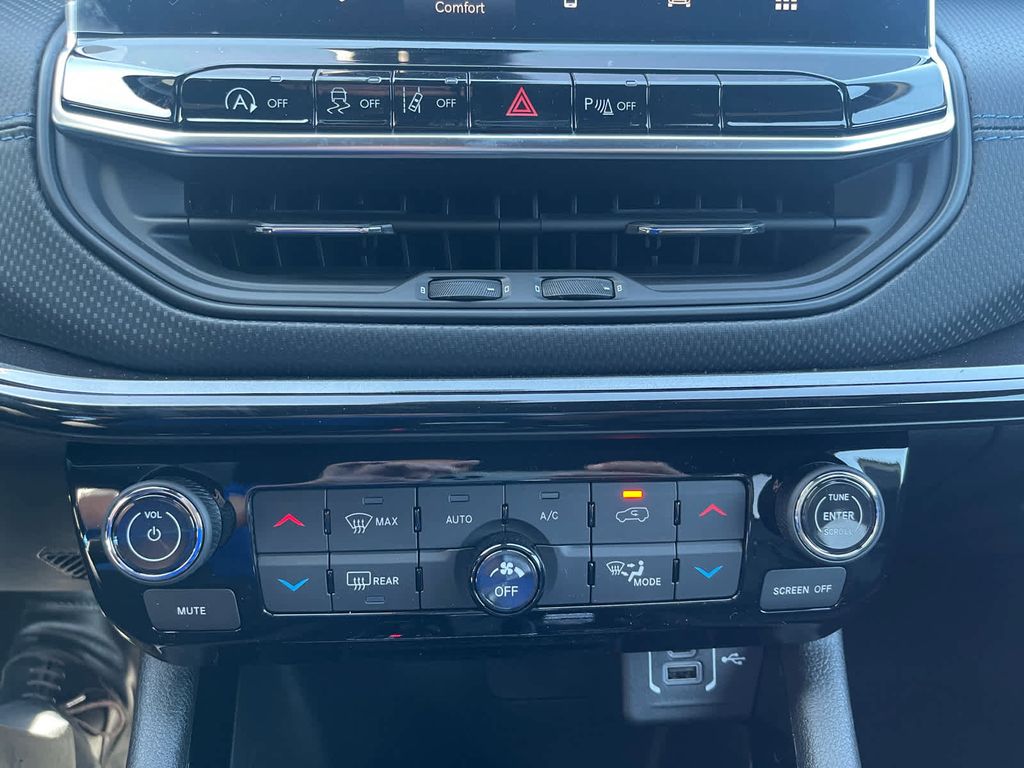 2025 Jeep Compass Limited - Photo 29