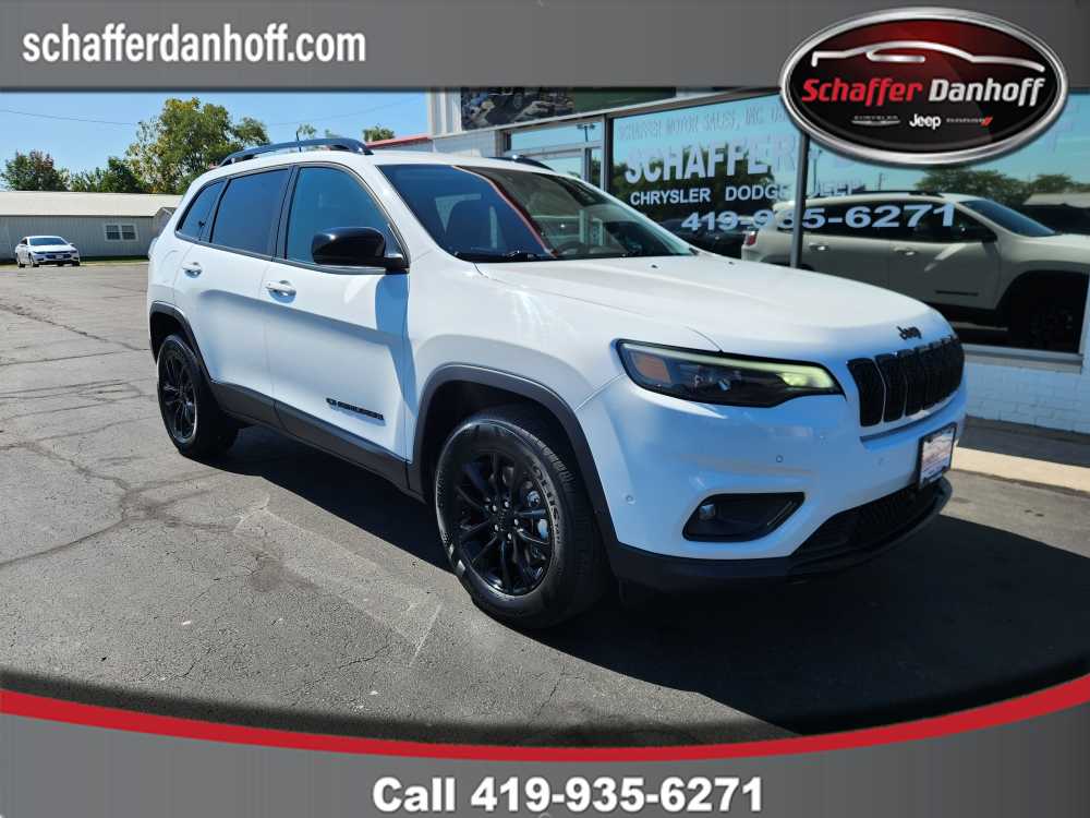 2023 Jeep Cherokee Altitude Lux's photo