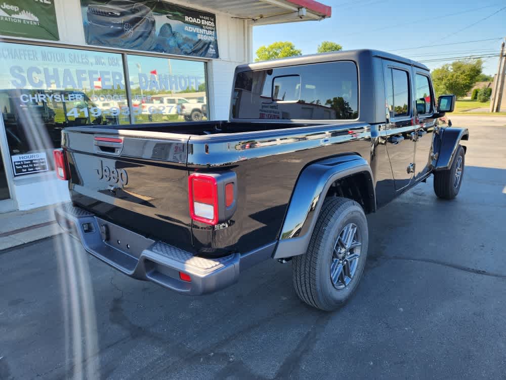 2025 Jeep Gladiator Sport S photo 3