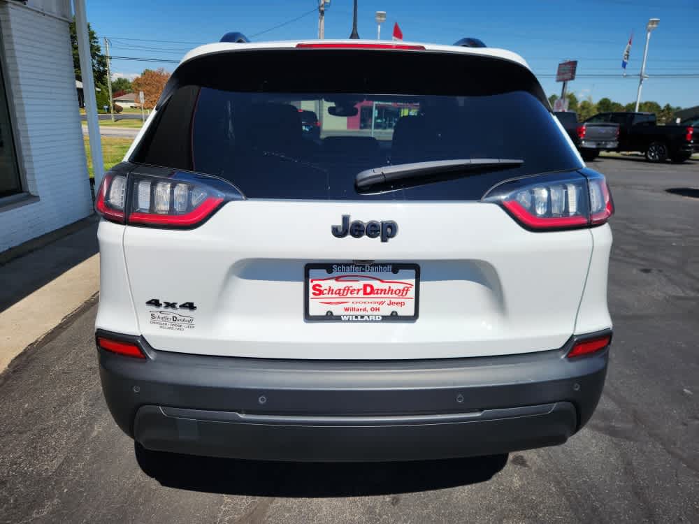2023 Jeep Cherokee Altitude Lux photo 3
