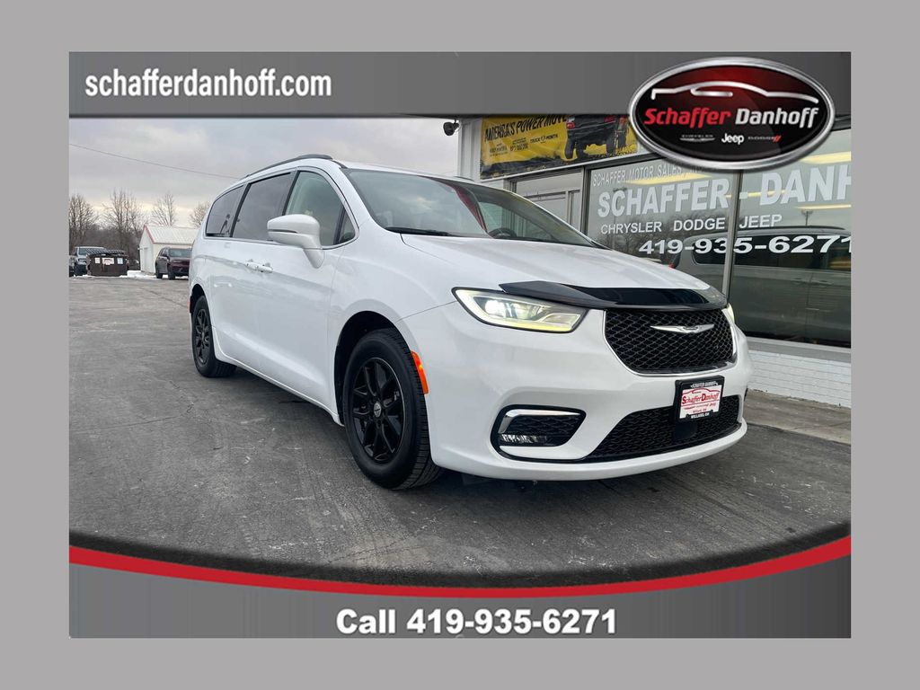 2022 Chrysler Pacifica Touring L's photo