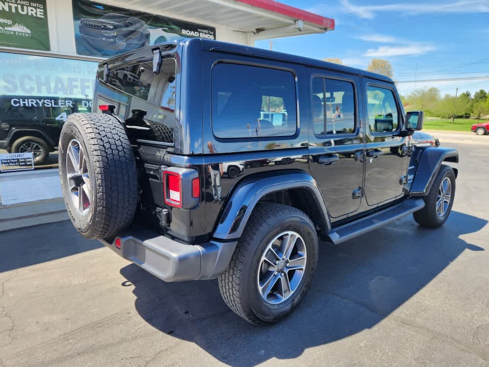 2023 Jeep Wrangler Sahara photo 3