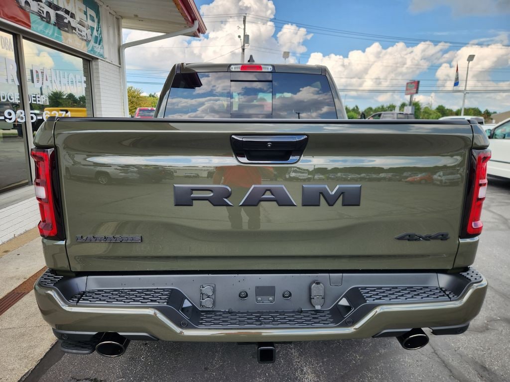 New 2027 Ram 1500 LARAMIE CREW CAB 4X4 5'7 BOX Pickup
