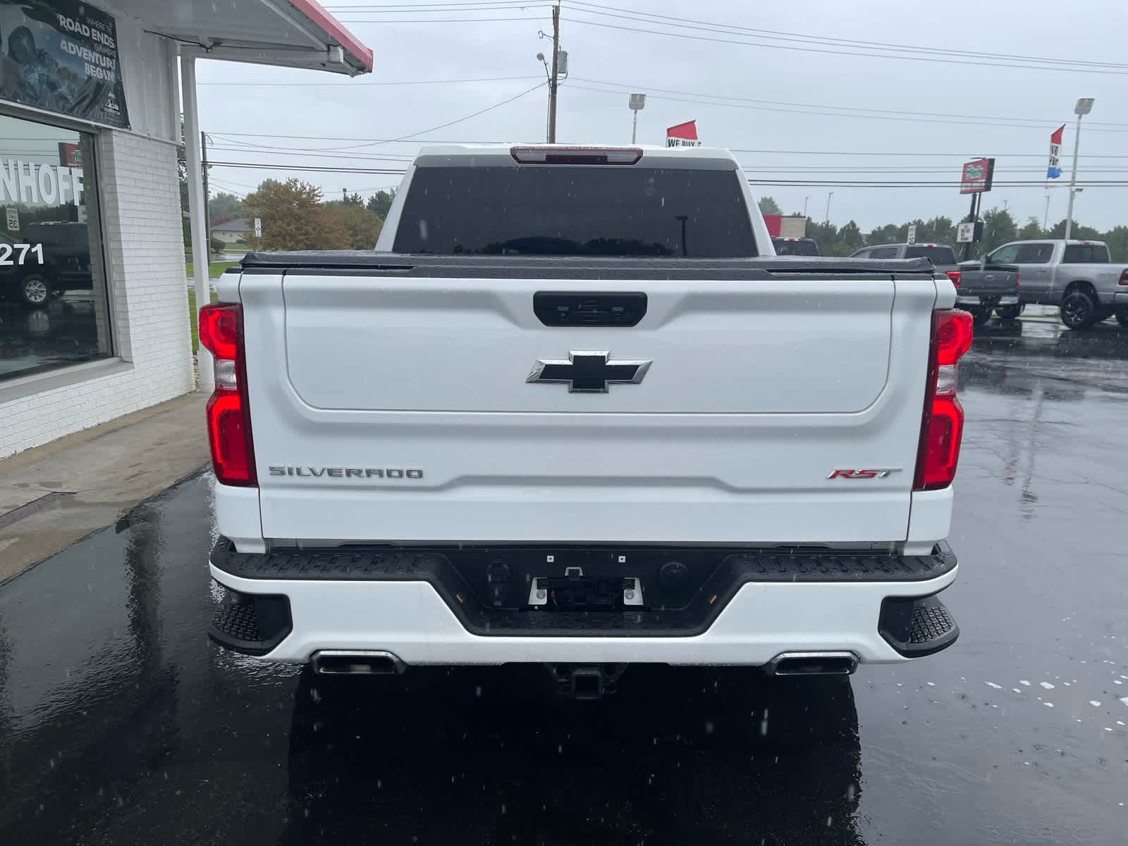 2022 Chevrolet Silverado 1500 RST photo 2