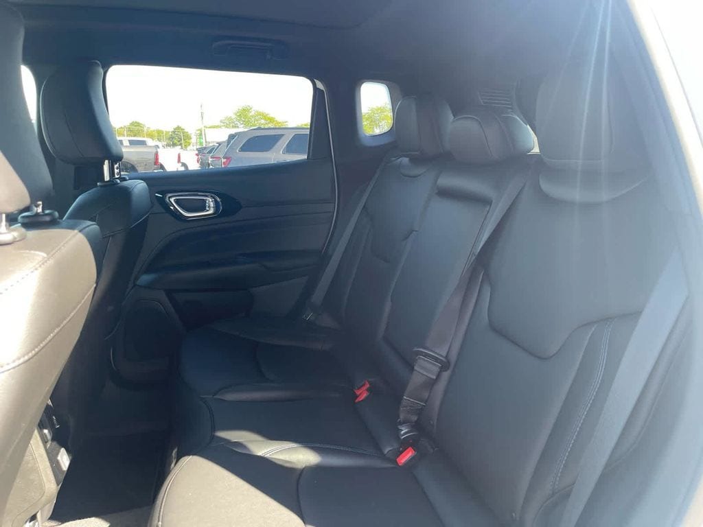 2025 Jeep Compass Limited - Photo 18