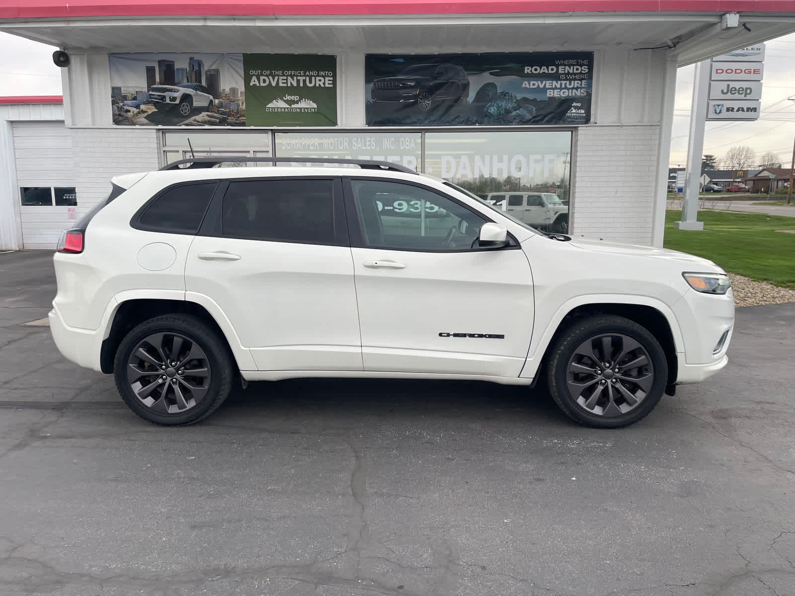 Used 2019 Jeep Cherokee High Altitude with VIN 1C4PJMDX5KD338189 for sale in Willard, OH