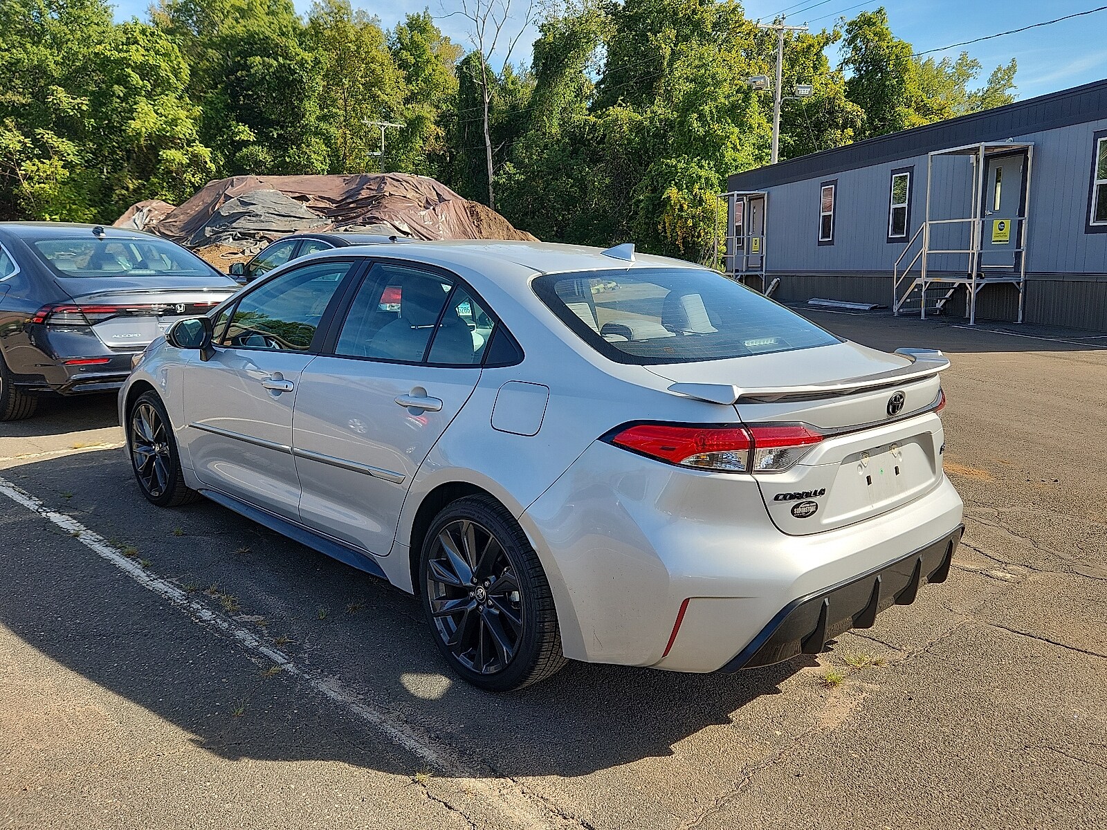 2024 Toyota Corolla SE Premium photo 2