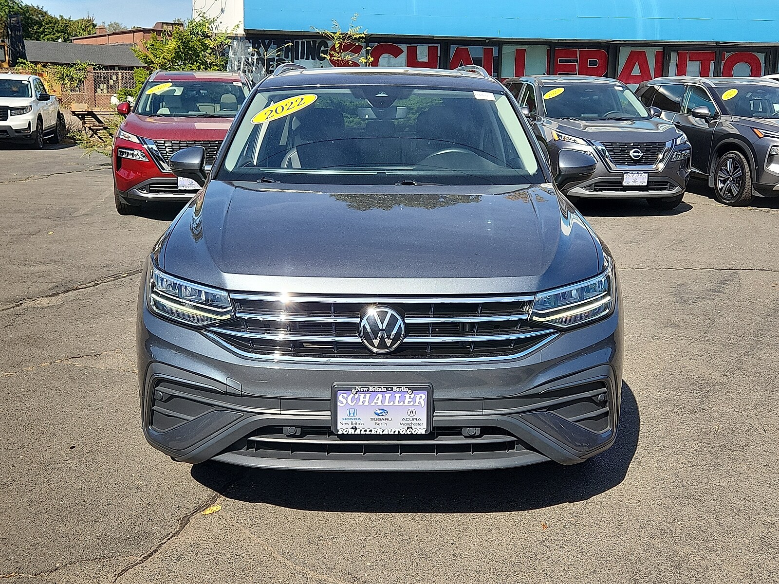 2022 Volkswagen Tiguan SE photo 2