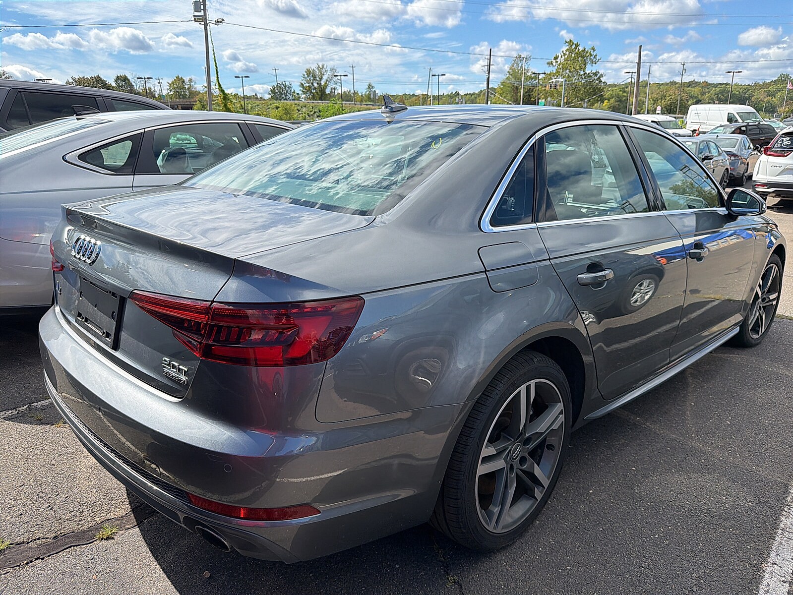 2018 Audi A4 2.0T Premium photo 4