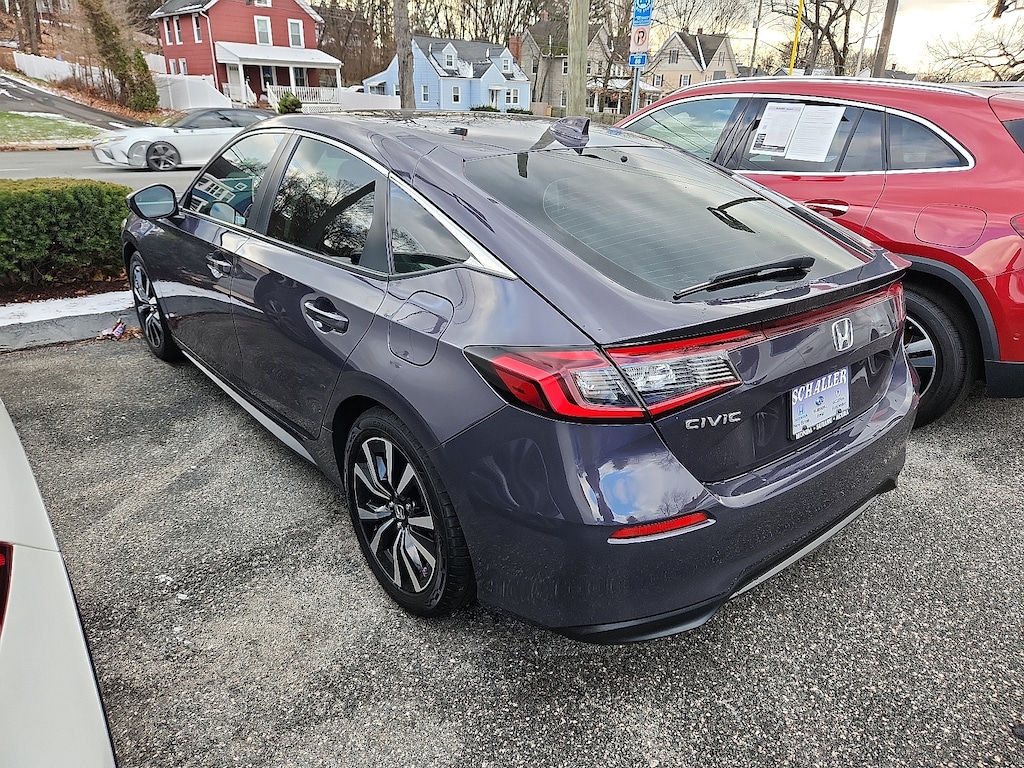 Used 2022 Honda Civic EX-L Hatchback