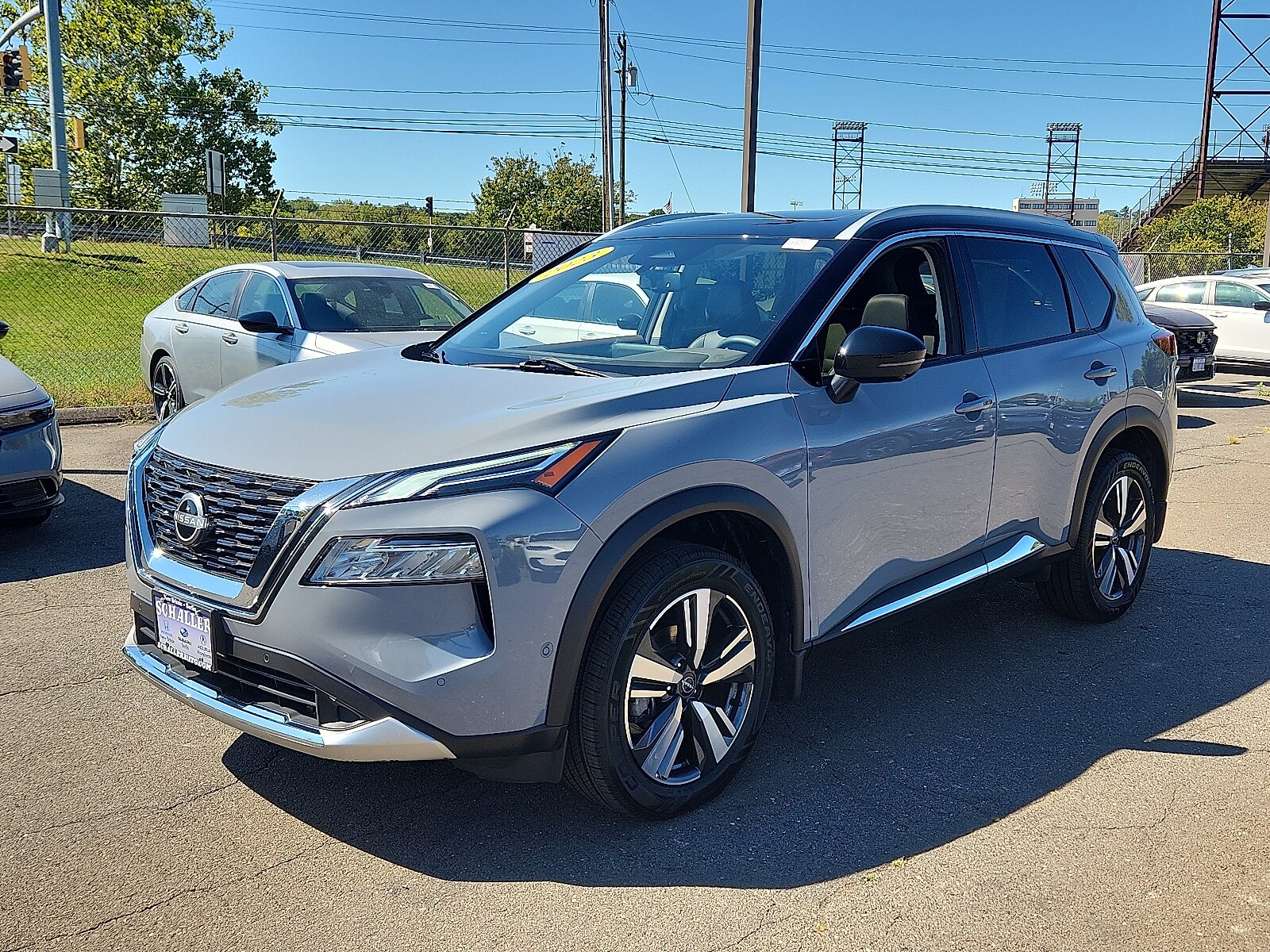 2023 Nissan Rogue Platinum AWD photo 3