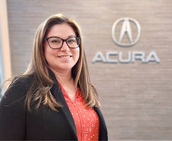 Staff member Rachel Clark from ID_509969036e73