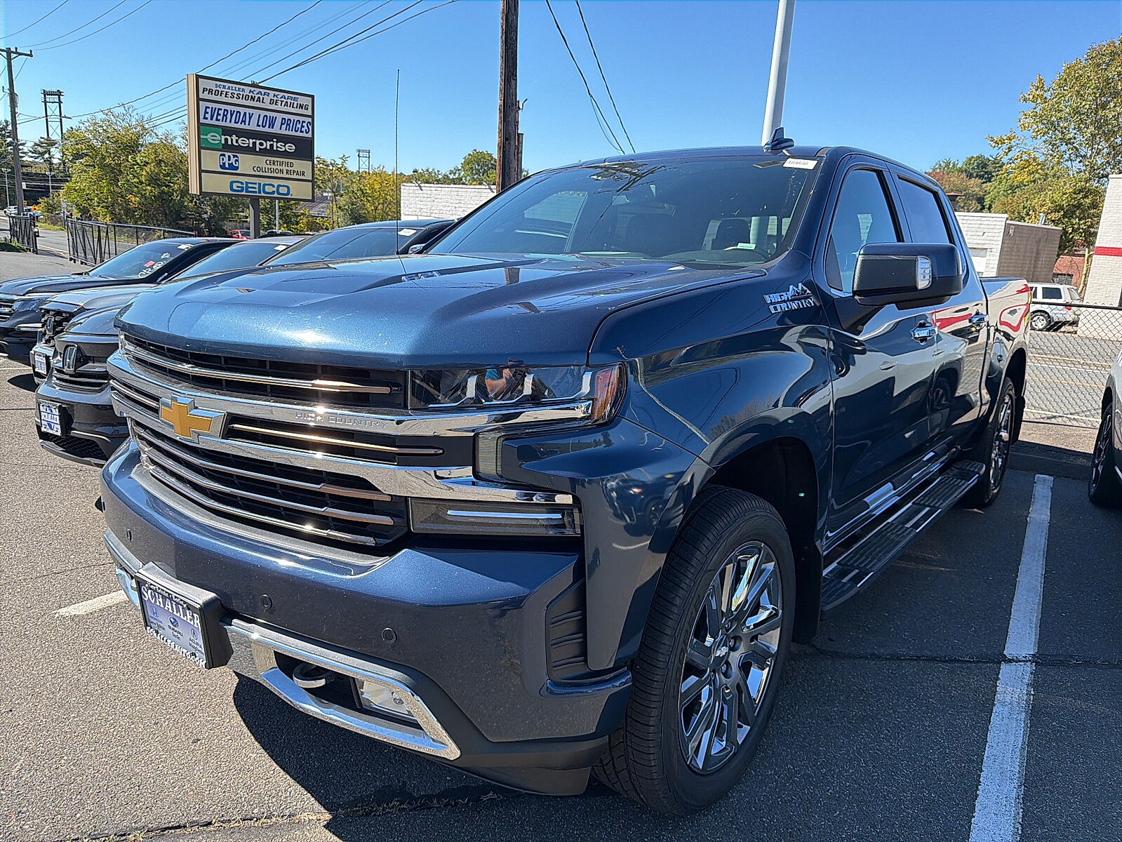 2019 Chevrolet Silverado 1500 High Country photo 2