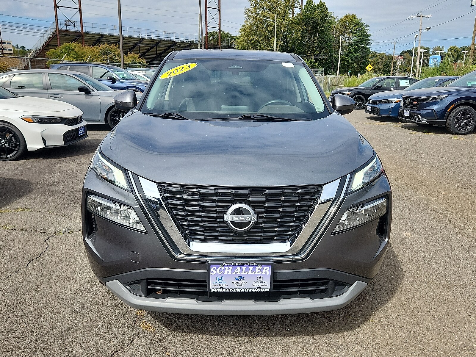 2023 Nissan Rogue SV AWD photo 2
