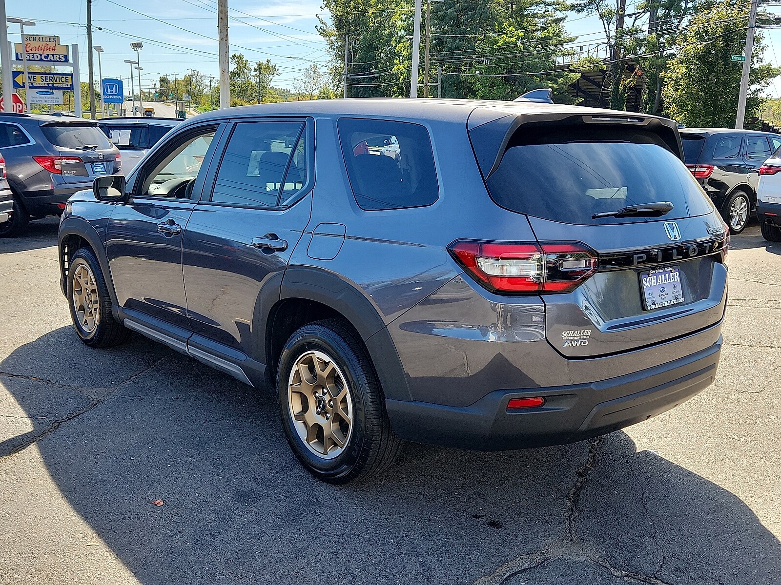 2023 Honda Pilot LX photo 4
