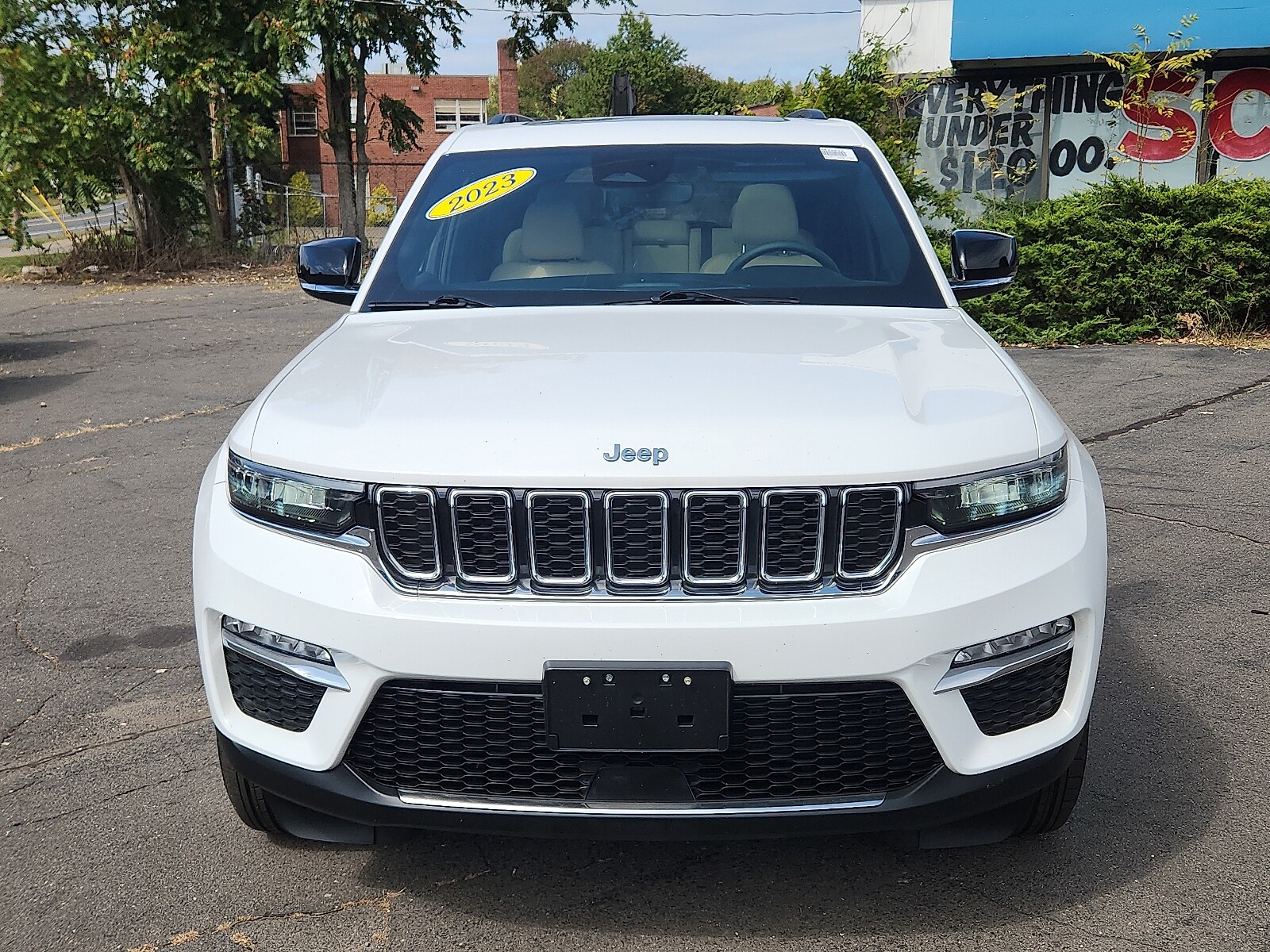 2023 Jeep Cherokee Base photo 2