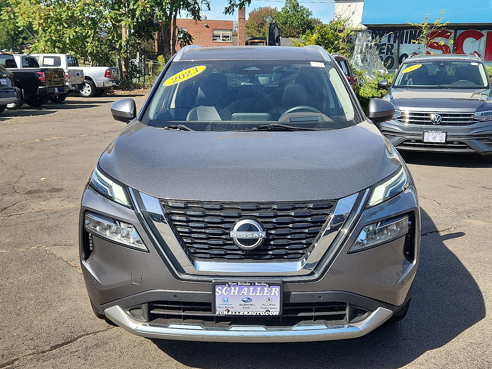 2023 Nissan Rogue Platinum AWD photo 2