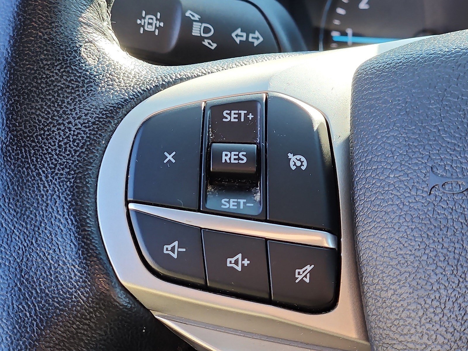 2022 Ford Explorer XLT - Photo 21
