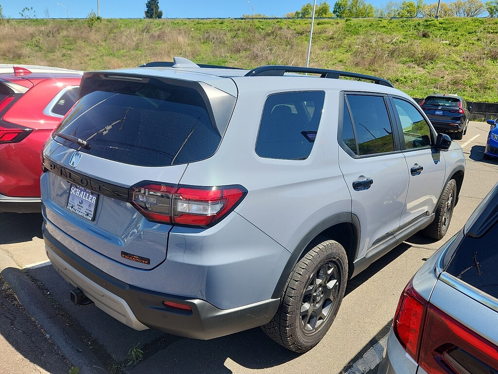 Used 2025 Honda Pilot TrailSport Sport Utility