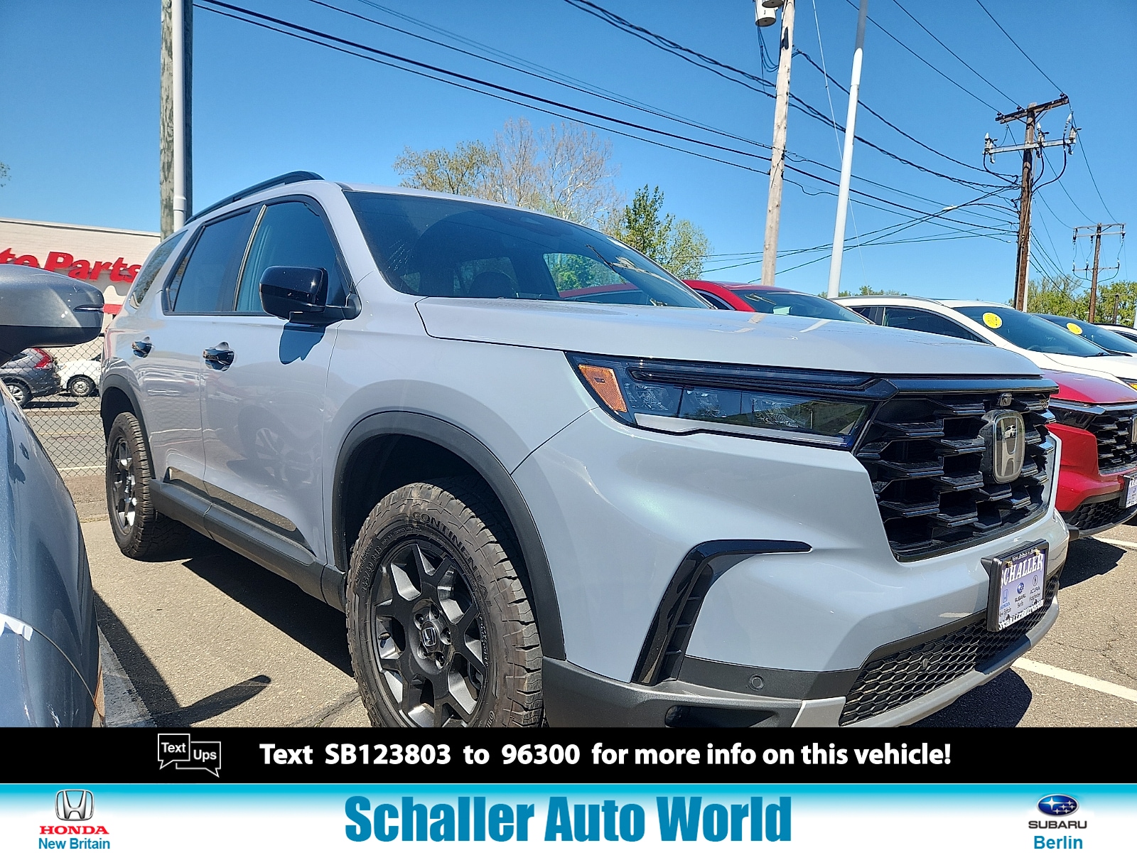 2025 Honda Pilot TrailSport AWD's photo