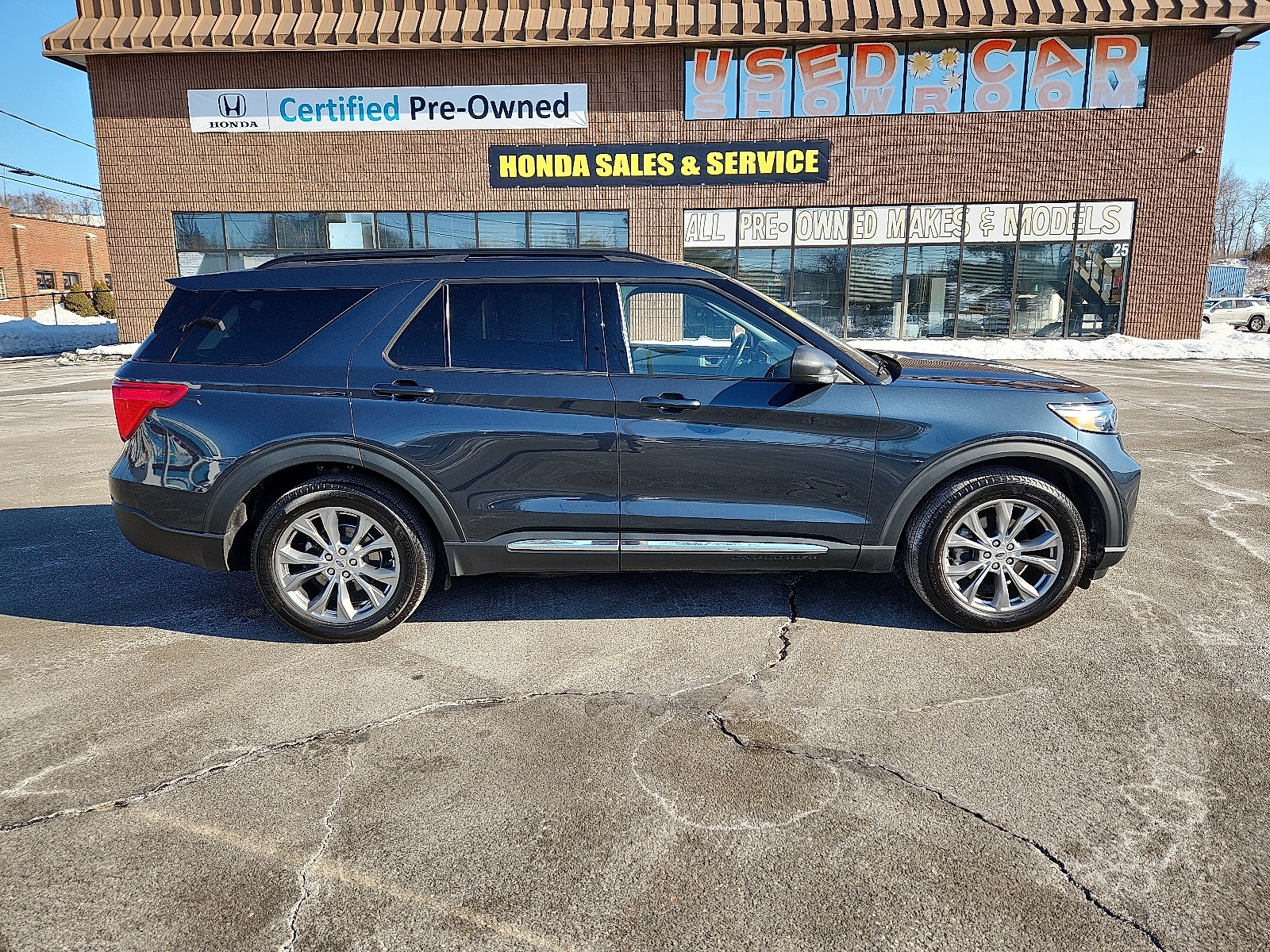 2022 Ford Explorer XLT - Photo 7