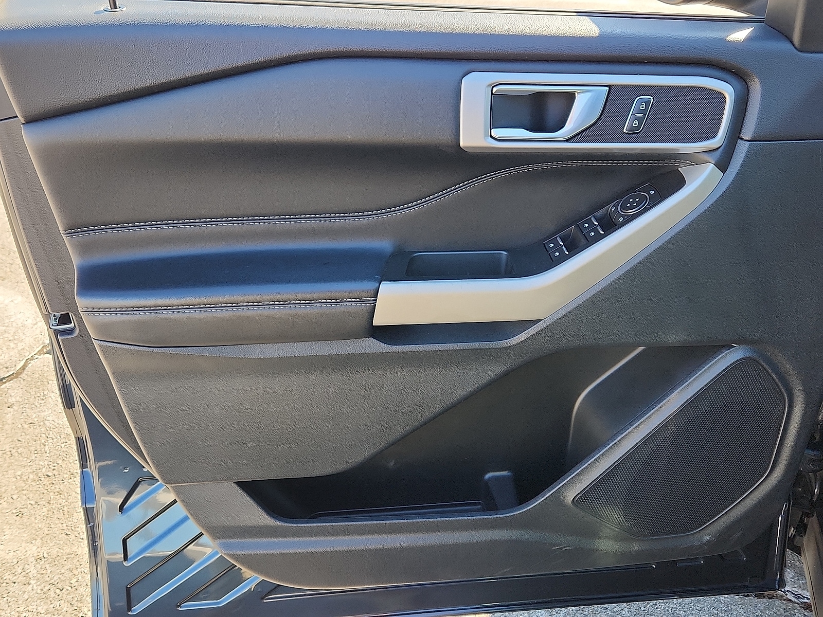 2022 Ford Explorer XLT - Photo 12