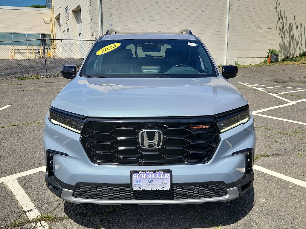 Used 2025 Honda Pilot TrailSport Sport Utility