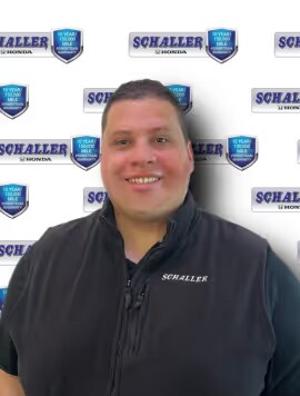 Staff member Nelson Lugo from ID_7ee0fc