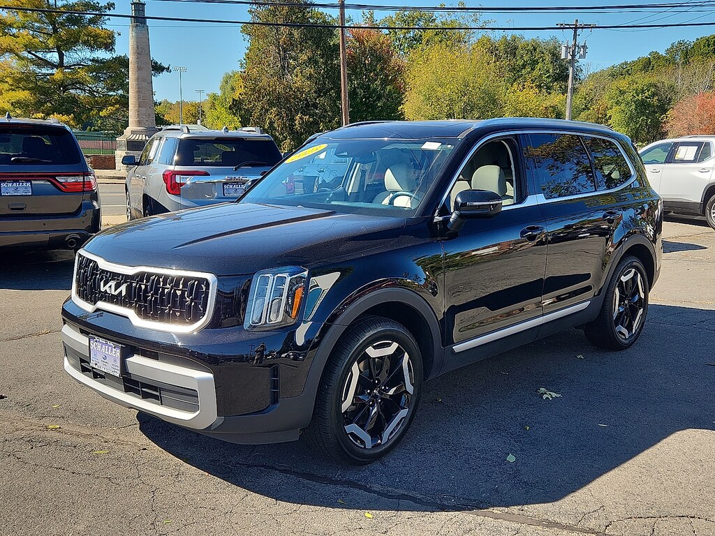 Used 2023 Kia Telluride EX Sport Utility