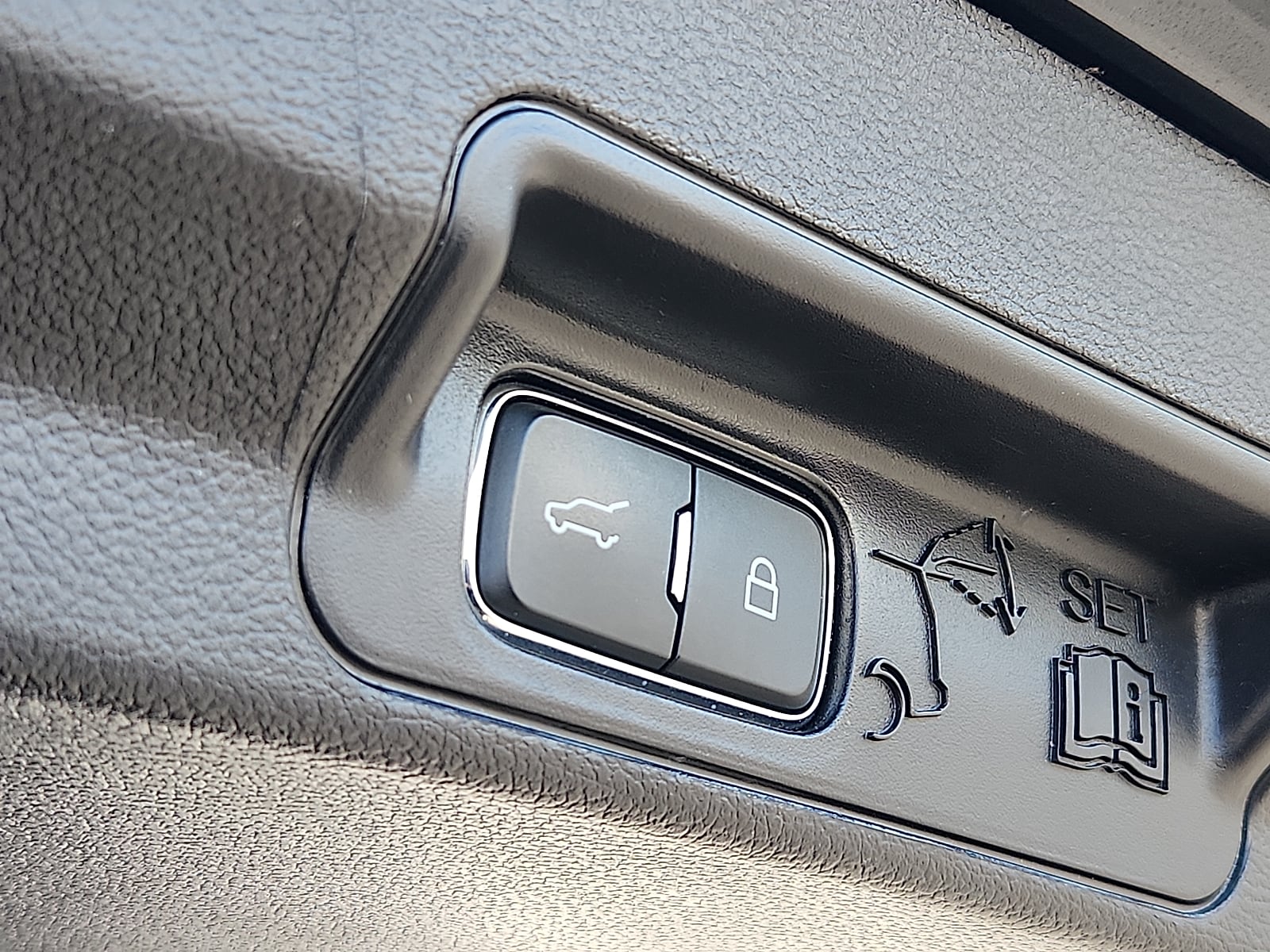 2022 Ford Explorer XLT - Photo 30