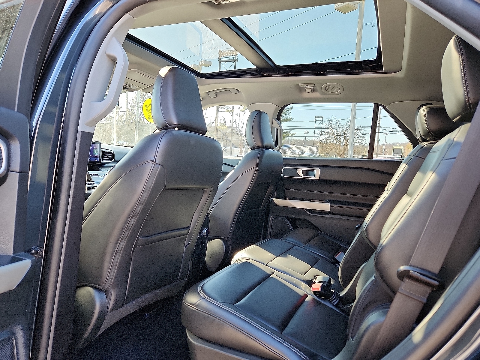 2022 Ford Explorer XLT - Photo 10