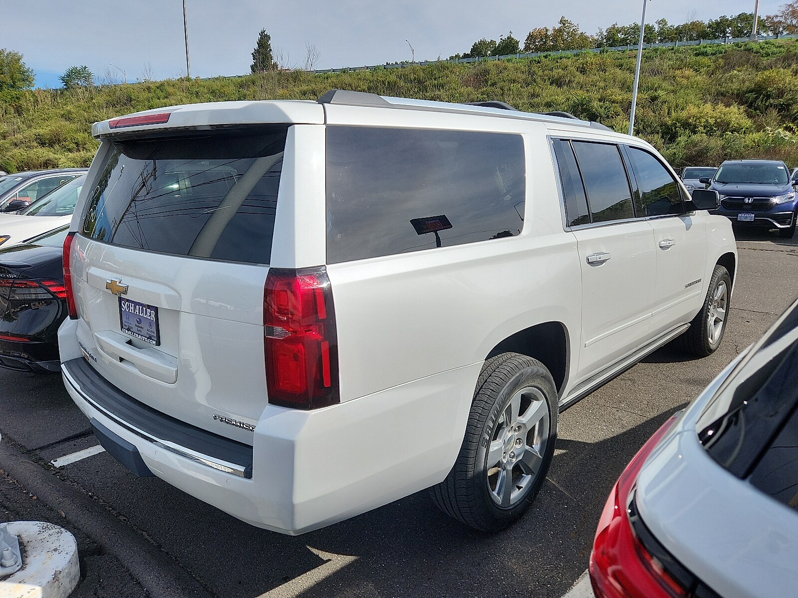 2019 Chevrolet Suburban Premier photo 4