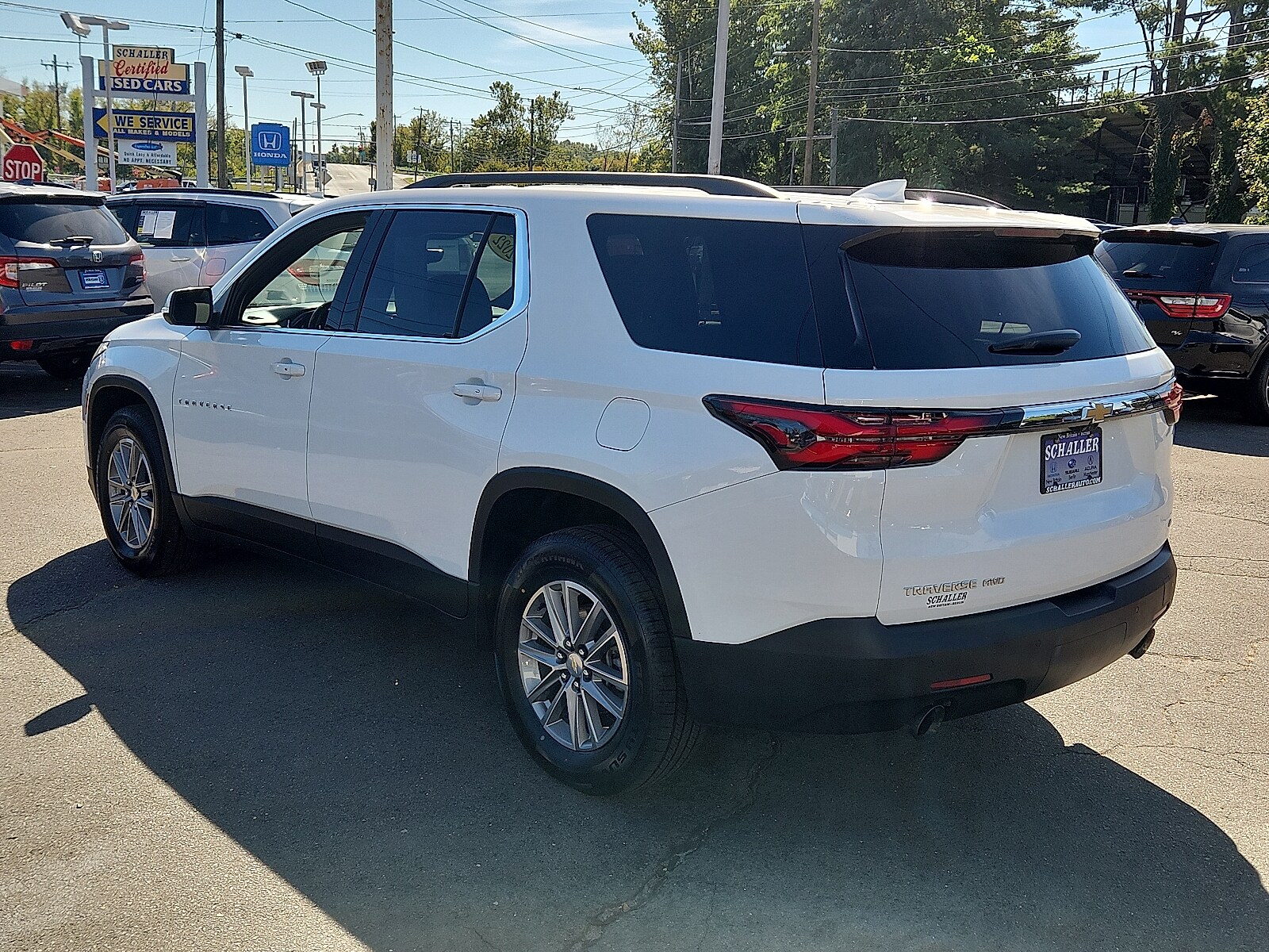 2022 Chevrolet Traverse Cloth 1LT photo 3