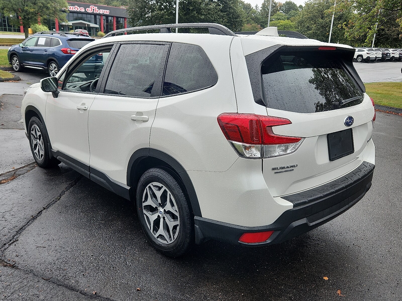 2021 Subaru Forester Premium photo 4