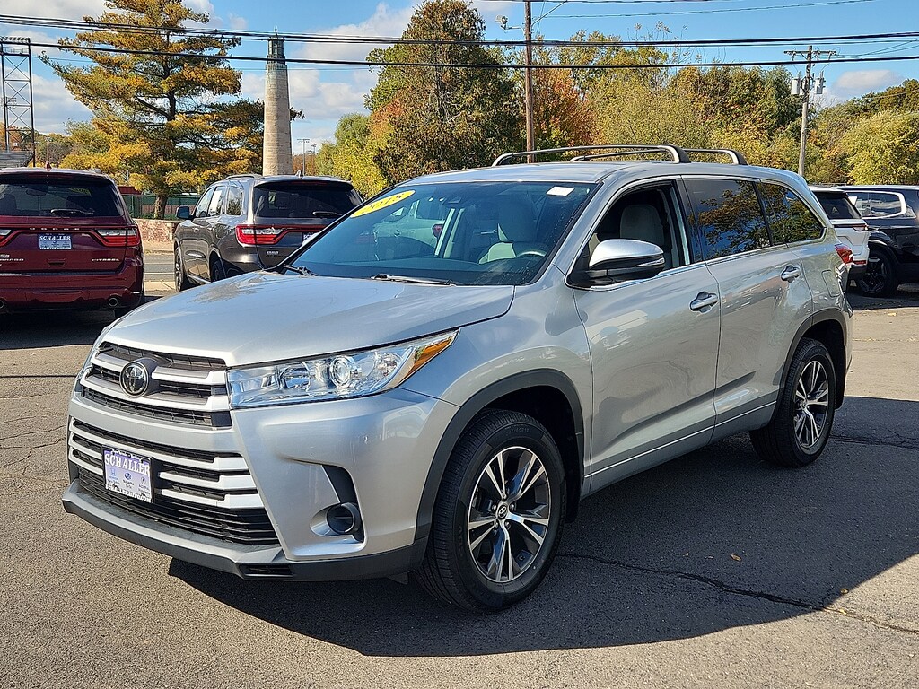 Used 2018 Toyota Highlander LE V6 Sport Utility