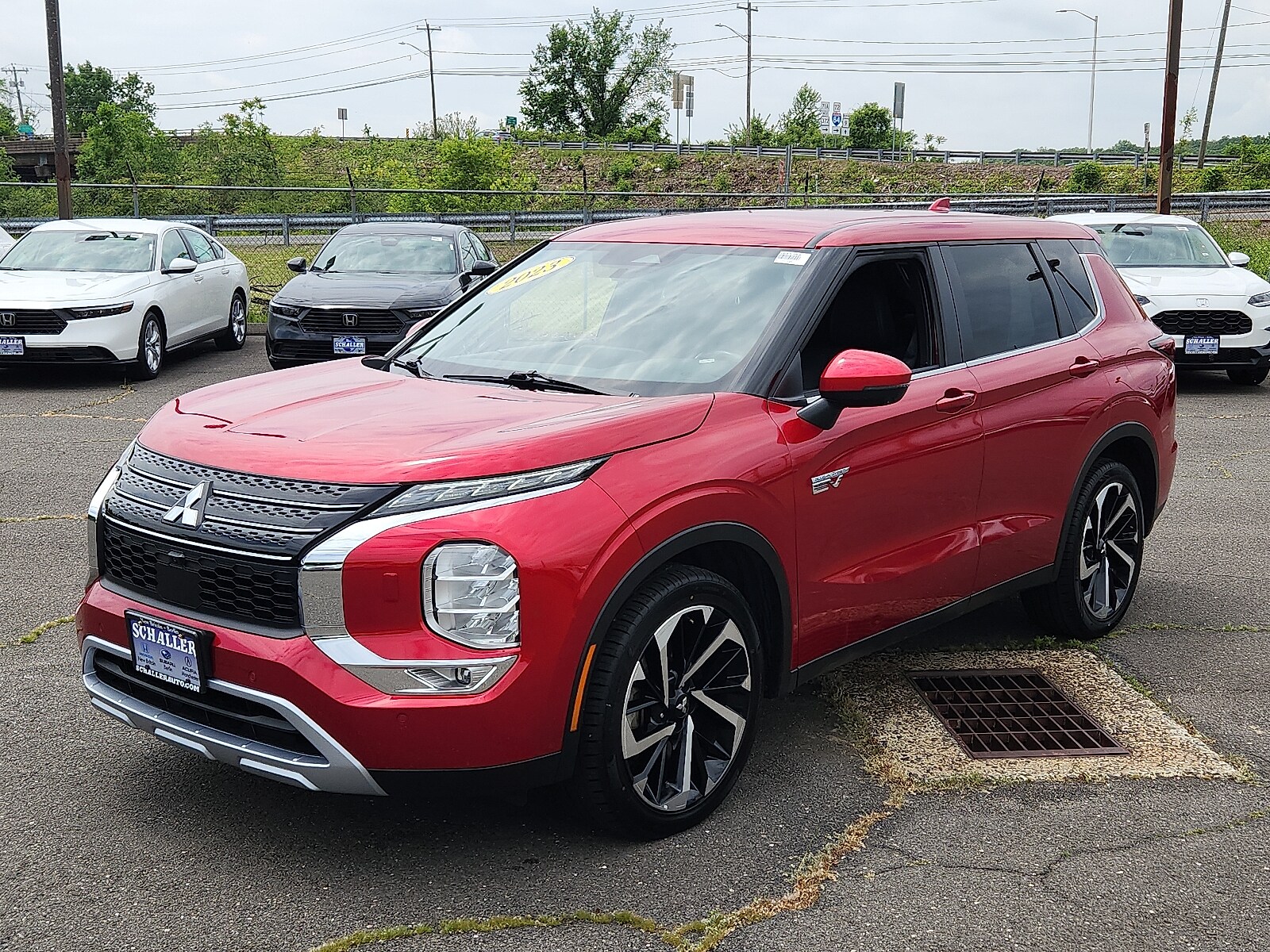 2023 Mitsubishi Outlander PHEV SE S-AWC photo 3