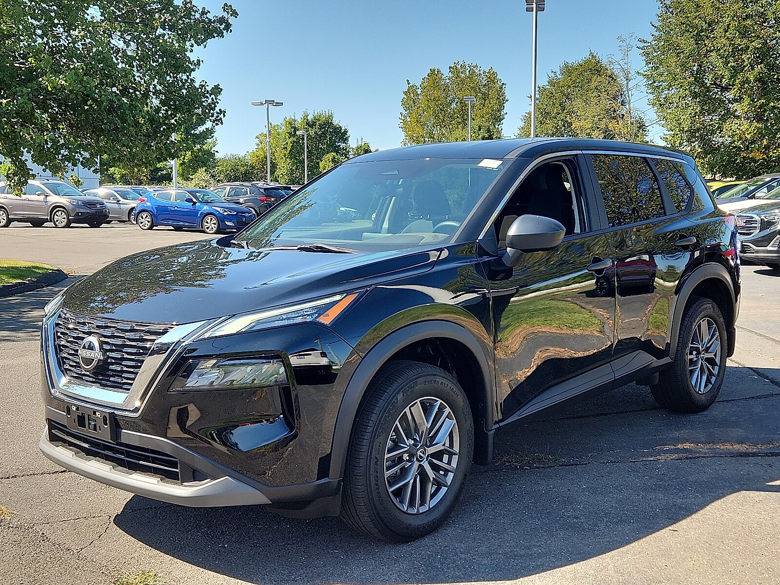 2023 Nissan Rogue S AWD photo 3