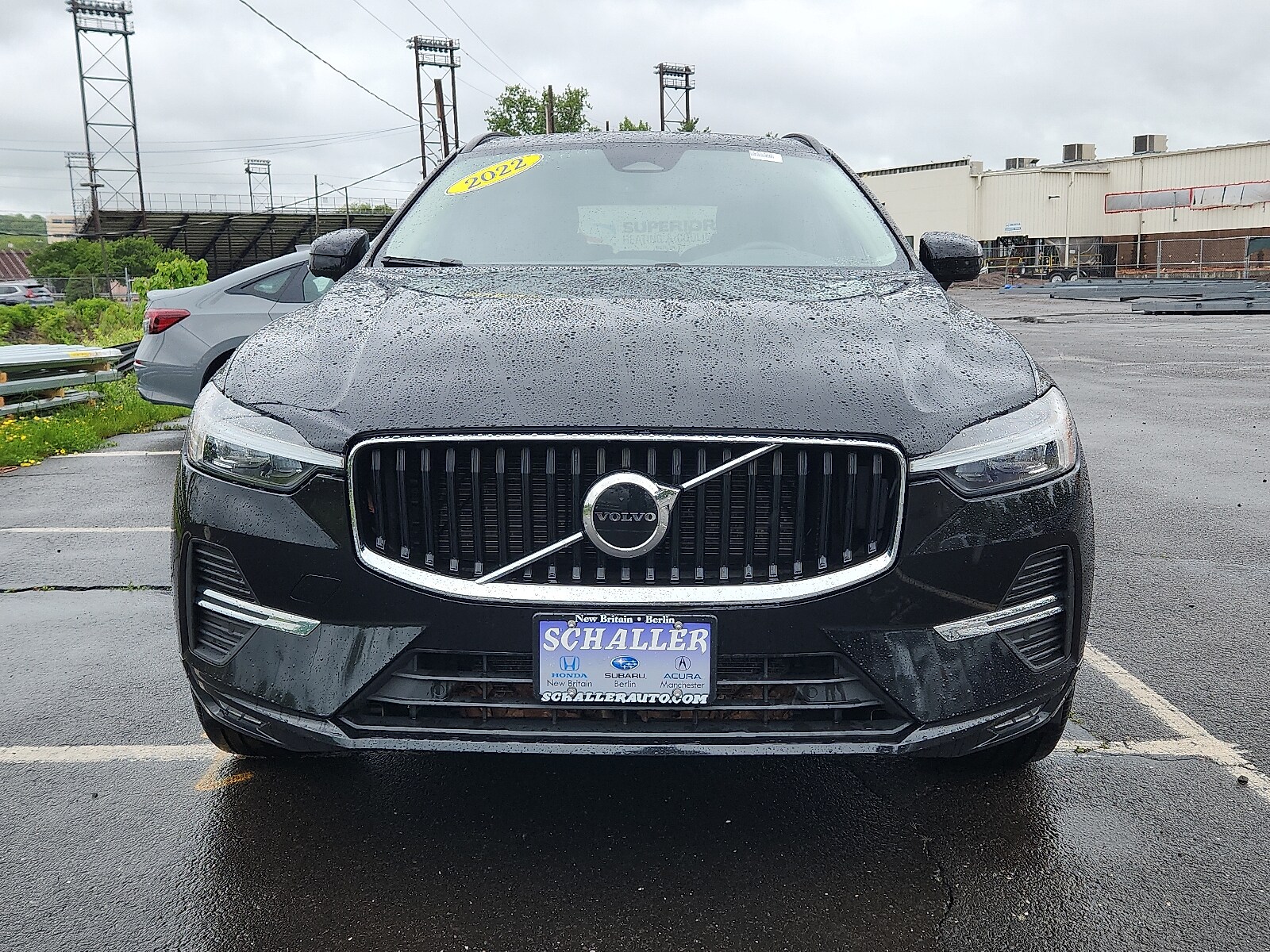 2022 Volvo XC60 B5 Momentum photo 2