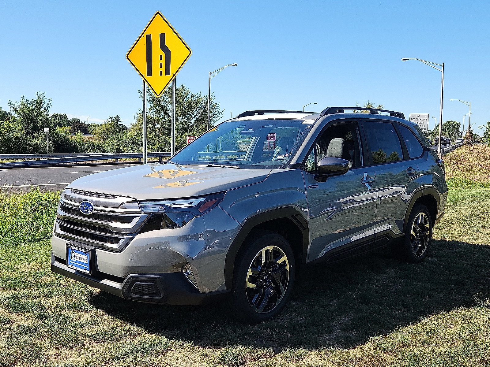 2025 Subaru Forester Premium photo 2