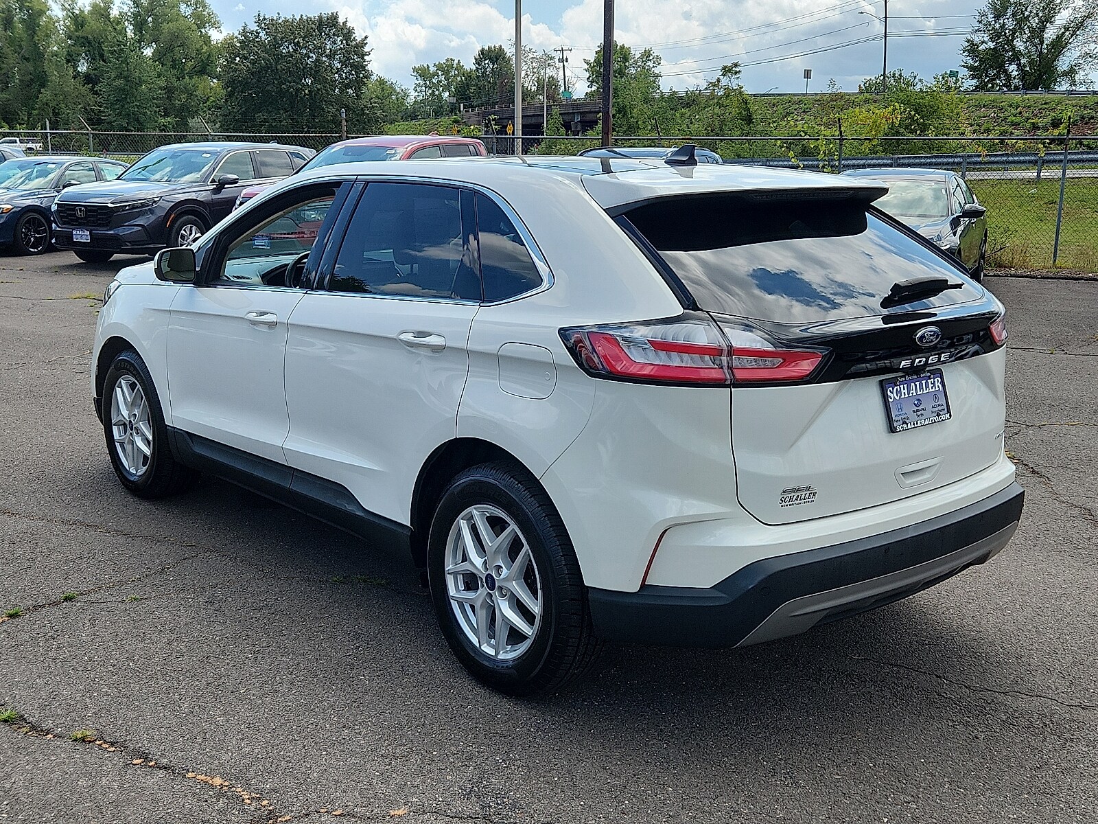 2022 Ford Edge SEL photo 4