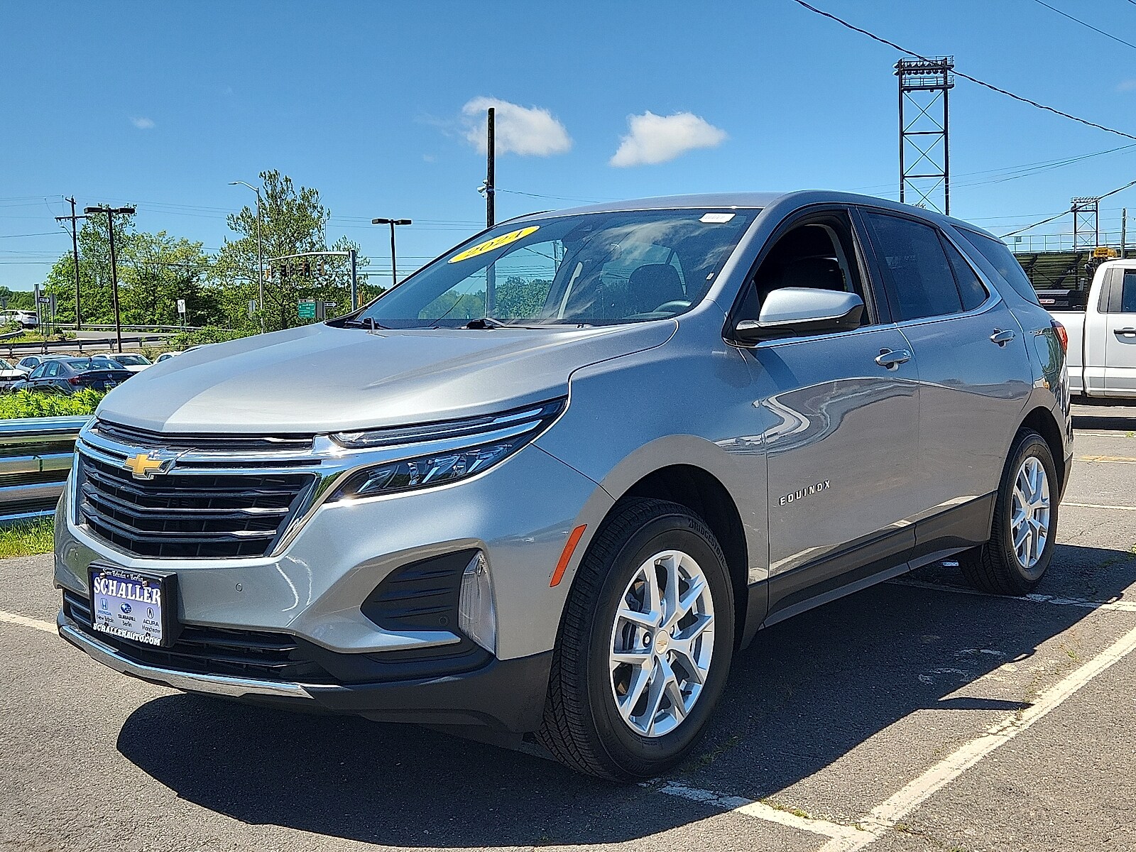 2024 Chevrolet Equinox LT photo 3