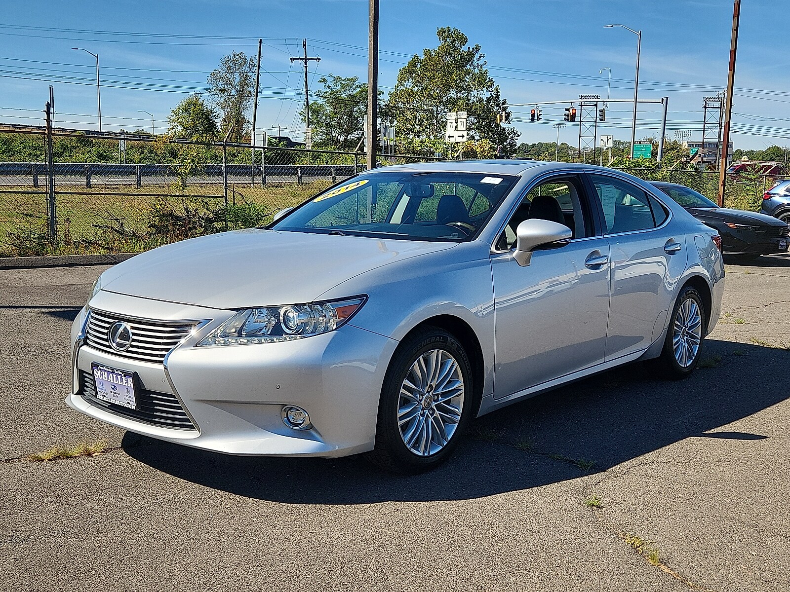 2014 Lexus ES 350 photo 3