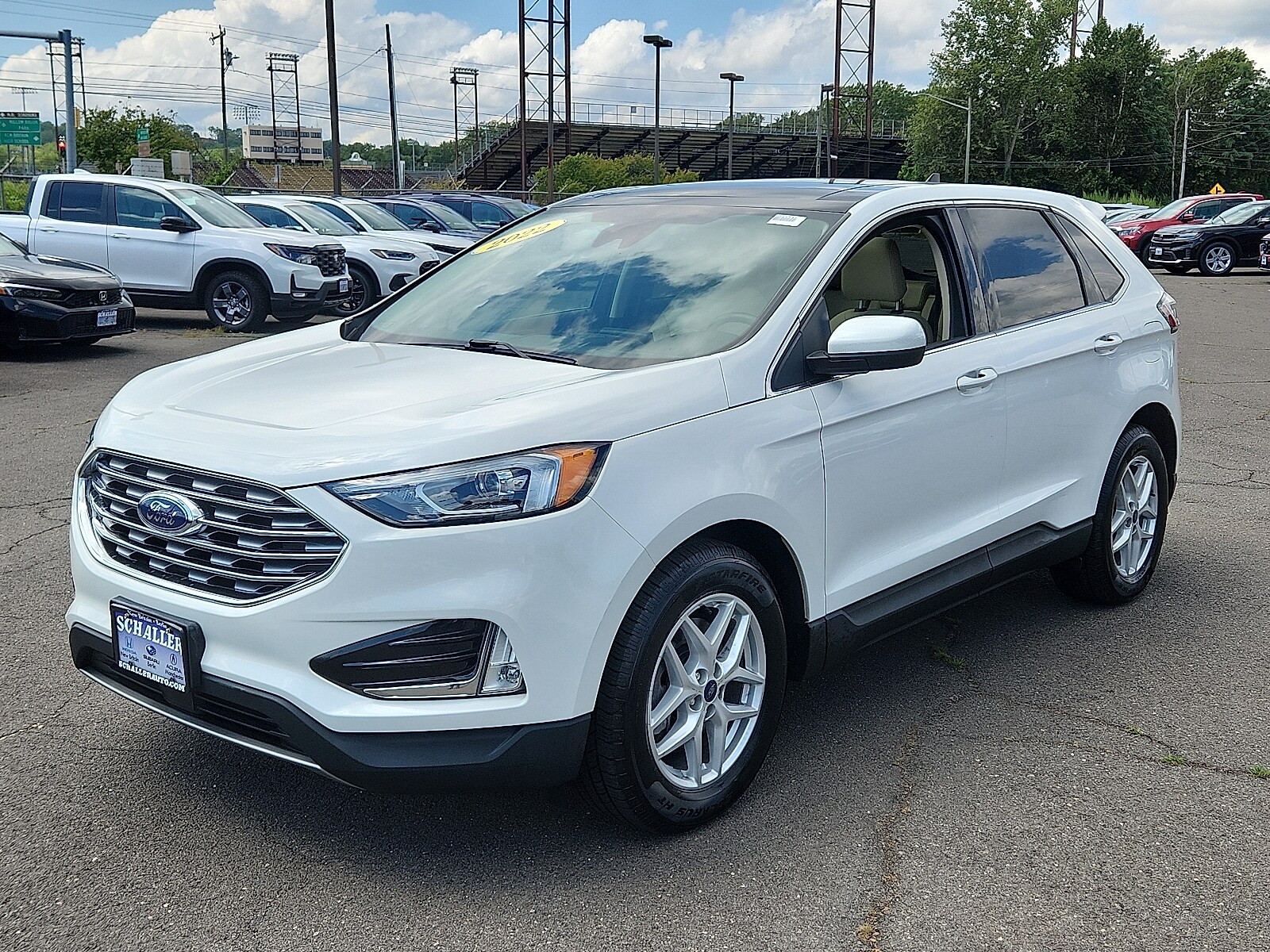 2022 Ford Edge SEL photo 3