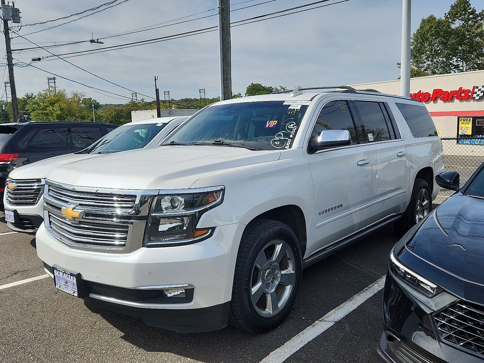 2019 Chevrolet Suburban Premier photo 2