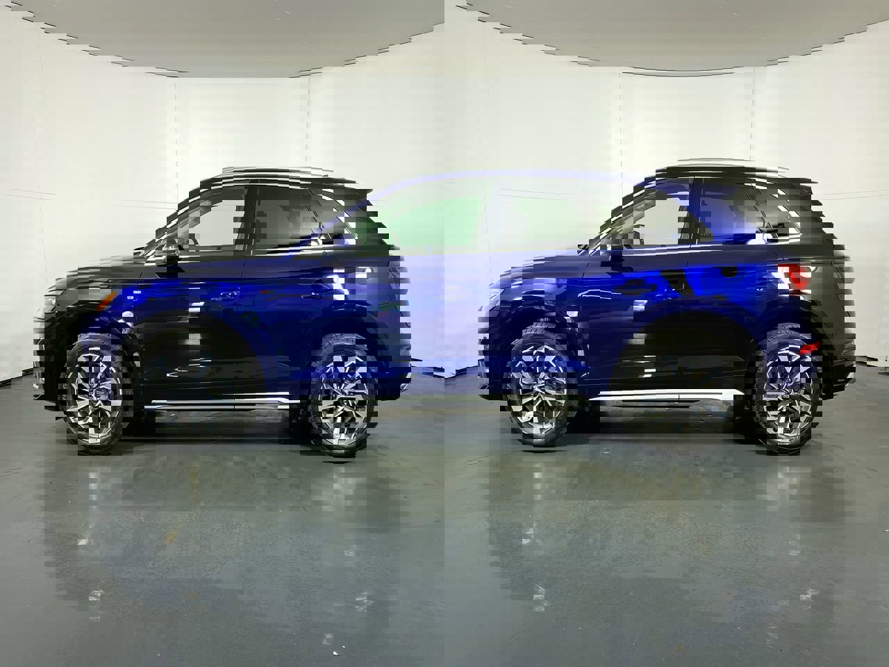 2024 Audi Q5 S line Premium Plus photo 2